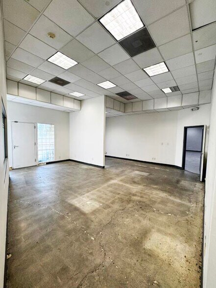 More Photos Of 1321 W 12th St, Los Angeles Light Manufacturing For Lease