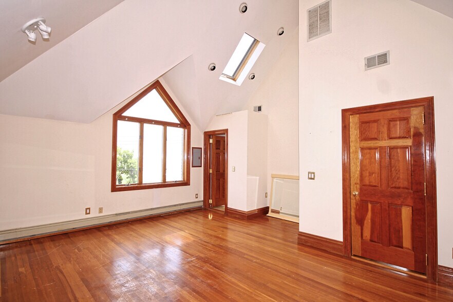 More Photos Of 161 Boardwalk Ave, Staten Island Multifamily For Sale