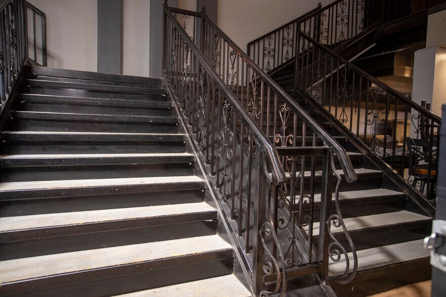 More Photos Of 25000 US 59 Rd, El Campo Flex For Sale