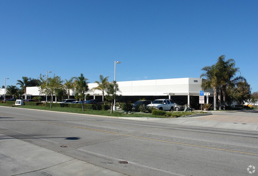 More Photos Of 2221 E Celsius Ave, Oxnard Manufacturing For Lease