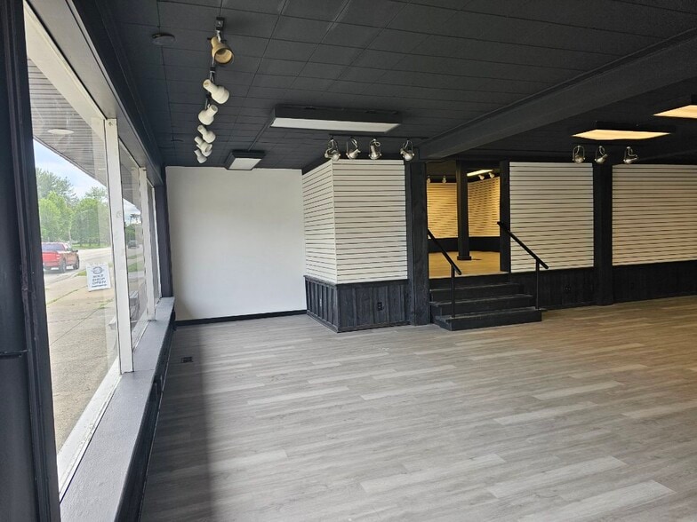 More Photos Of 600 Fairmount Ave, Jamestown Freestanding For Sale