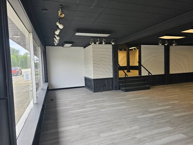 More Photos Of 600 Fairmount Ave, Jamestown Freestanding For Lease