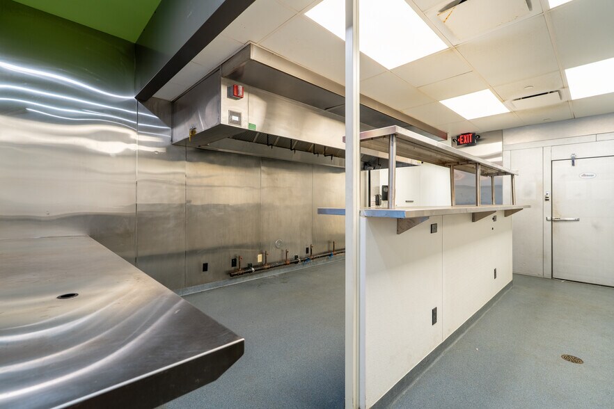More Photos Of 6151 Trace Parkway Dr, Edwardsville Storefront For Lease