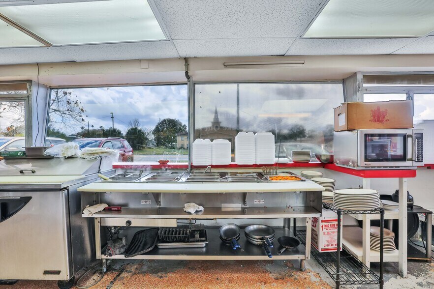 More Photos Of 114 Central Ave, Lake Wales Freestanding For Sale