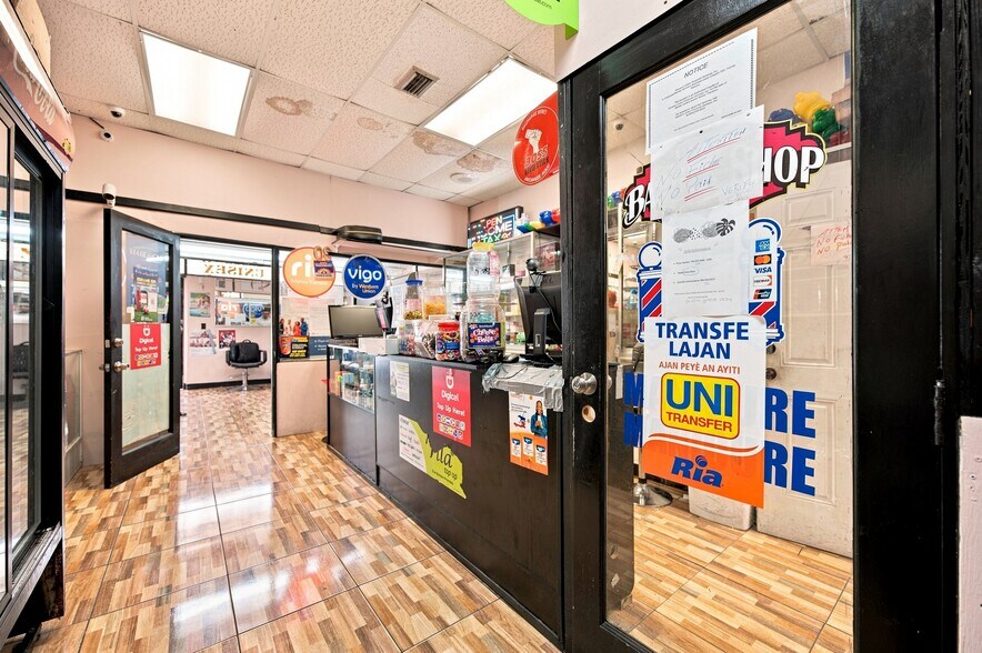 More Photos Of 610-618 NE 124th St, North Miami Office For Sale