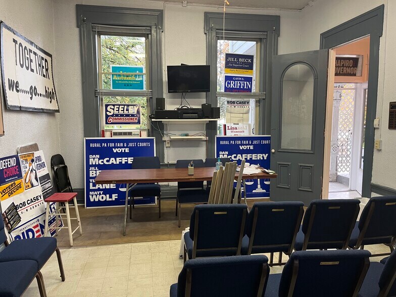 More Photos Of 926 Diamond Park, Meadville Office For Sale