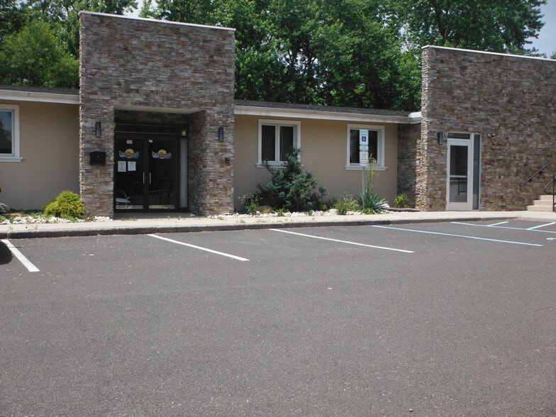More Photos Of 1288 Veterans Hwy, Levittown Rehabilitation Center For Sale