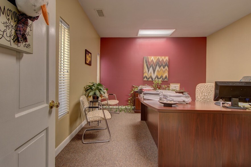 More Photos Of 4311 Appleton Ave NW, Roanoke Office For Lease