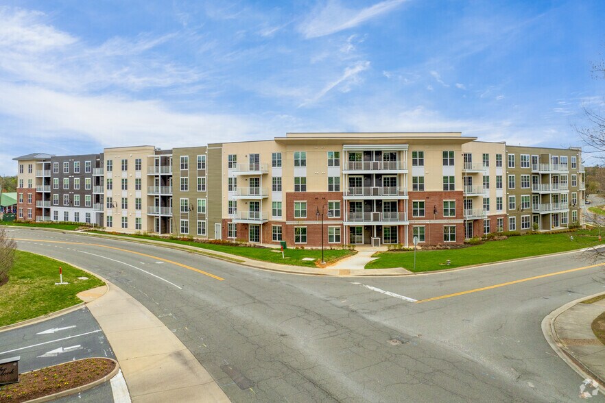 More Photos Of 10945 Nuckols Rd, Glen Allen Apartments For Sale