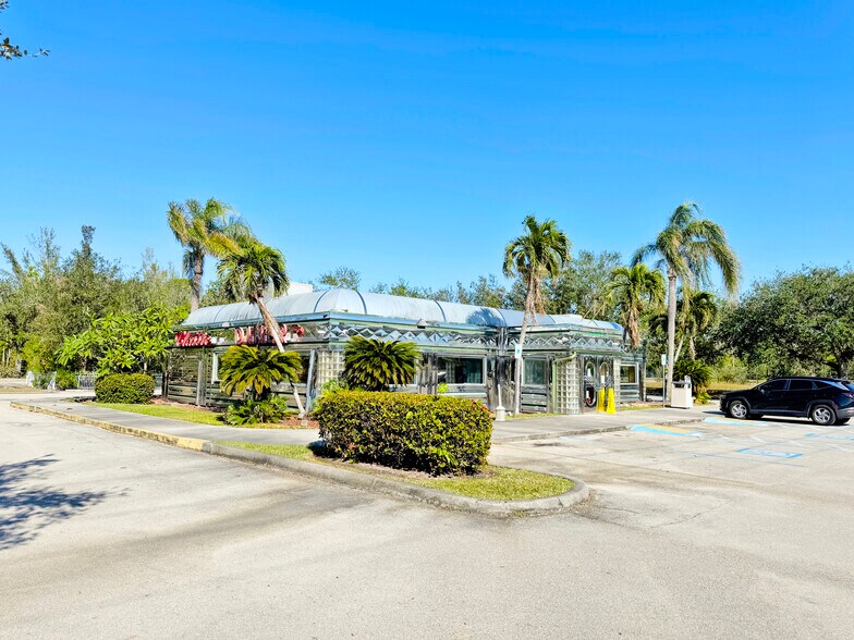 Primary Photo Of 8031 Summerlin Center Dr, Fort Myers Restaurant For Sale