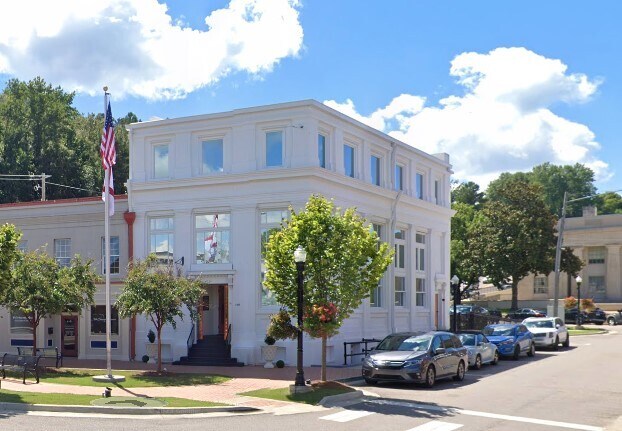 Primary Photo Of 110 E Bridge St, Wetumpka General Retail For Lease