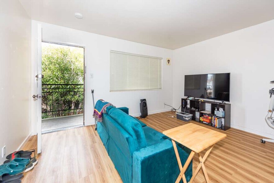 More Photos Of 1504 S Claremont St, San Mateo Apartments For Sale