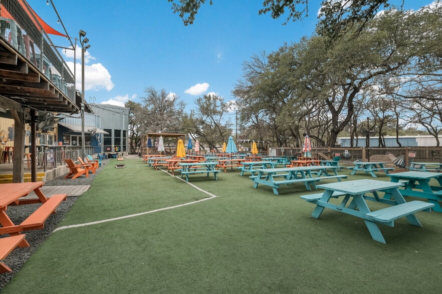 More Photos Of 13838 Jones Maltsberger Rd, San Antonio Restaurant For Sale