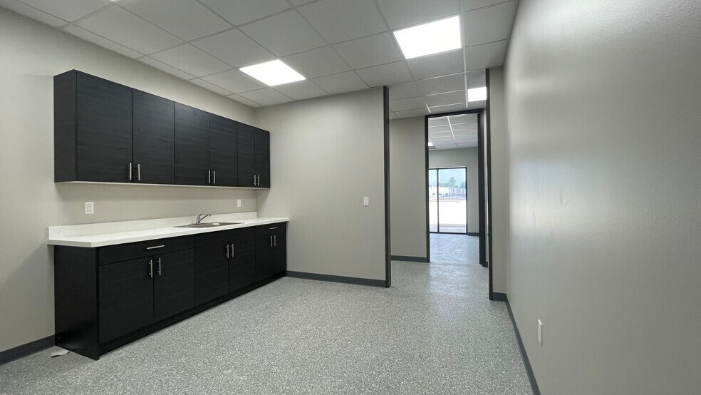 More Photos Of 16906 Telge Rd, Cypress Unknown For Lease