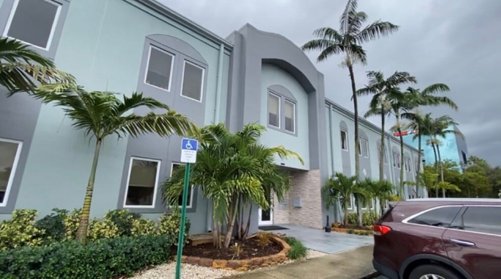 More Photos Of 6030 Hollywood Blvd, Pembroke Pines Medical For Lease