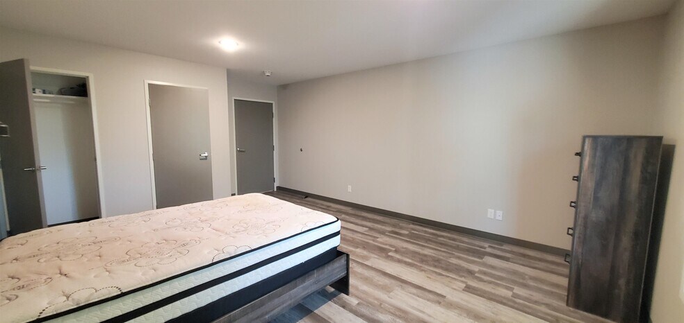 More Photos Of 404 W 7th St, Hays Sorority Fraternity House For Sale