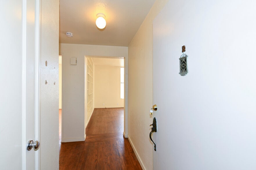 More Photos Of 1519 Main St, Napa Storefront Retail Residential For Sale