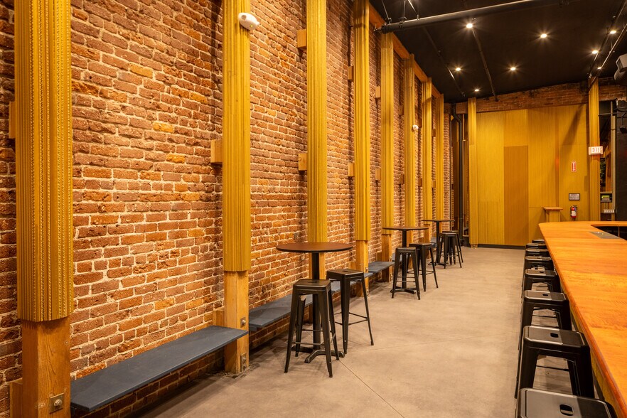 More Photos Of 1948 E 7th St, Los Angeles Bar For Lease
