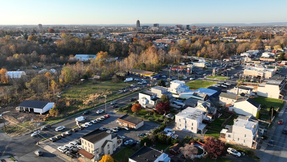 More Photos Of 1330 S 4th St, Allentown Land For Lease