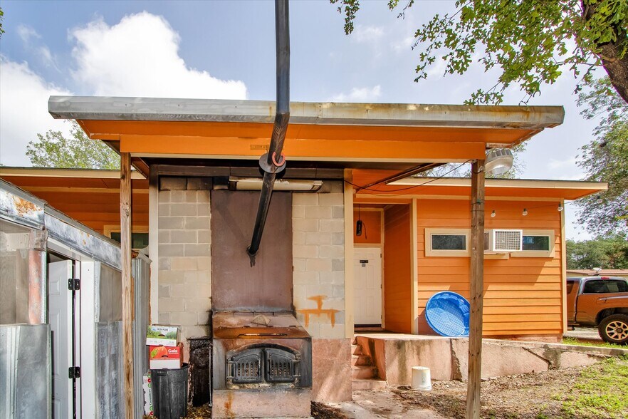 More Photos Of 3710 Waterwood Pass, Elmendorf Restaurant For Sale