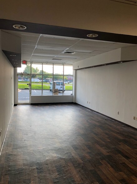 More Photos Of 5779 State Bridge Rd, Alpharetta General Retail For Lease