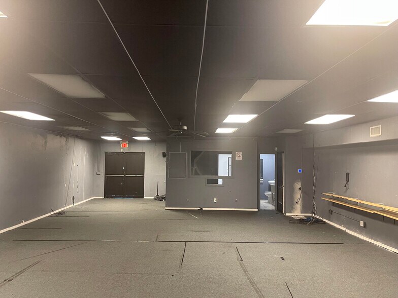 More Photos Of 833 Mason Ave, Daytona Beach Freestanding For Sale