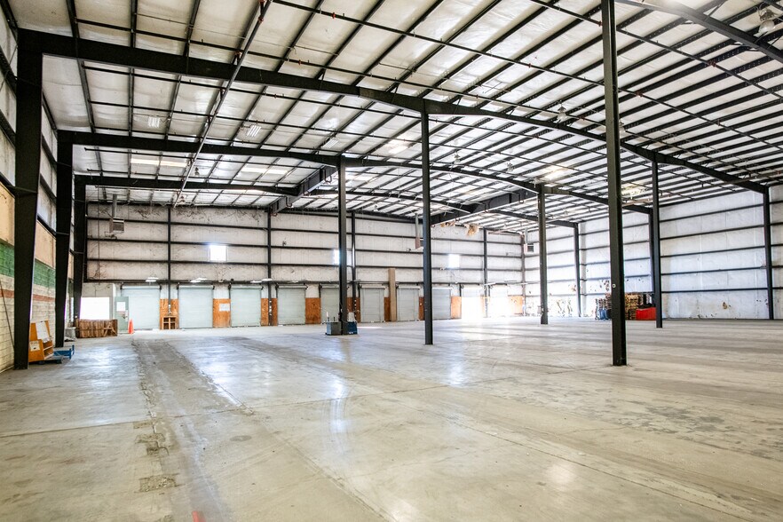 More Photos Of 398 Direct Connection Dr, Rossville Industrial For Lease