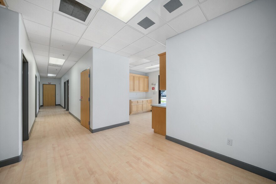 More Photos Of 2122-2126 Hutton Rd, Nipomo Flex For Lease