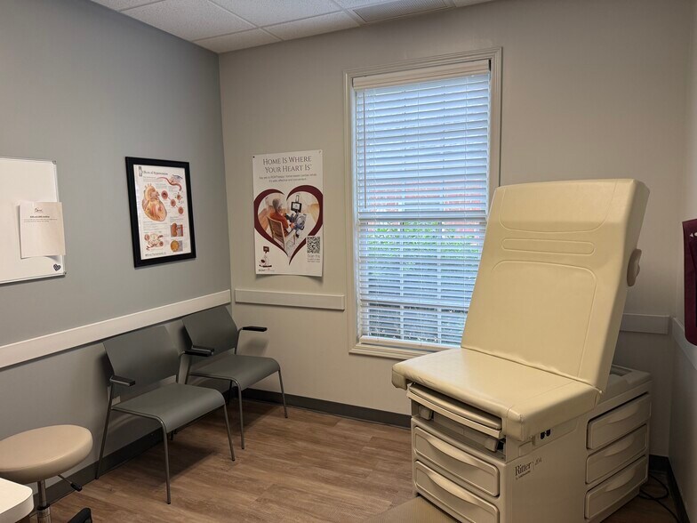 More Photos Of 290 Heritage Walk, Woodstock Medical For Lease