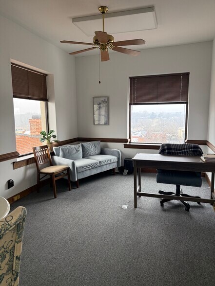 More Photos Of 904 Princess Anne St, Fredericksburg Office For Lease