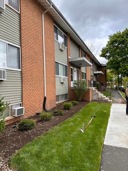 More Photos Of 16-18 Waldron Ave, Nyack Apartments For Sale