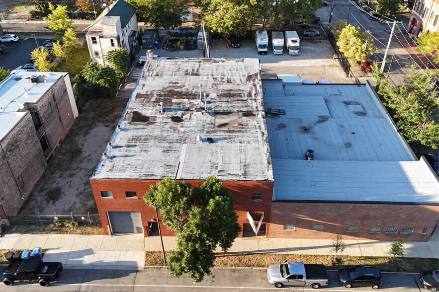 More Photos Of 1900 W Hubbard St, Chicago Light Manufacturing For Sale