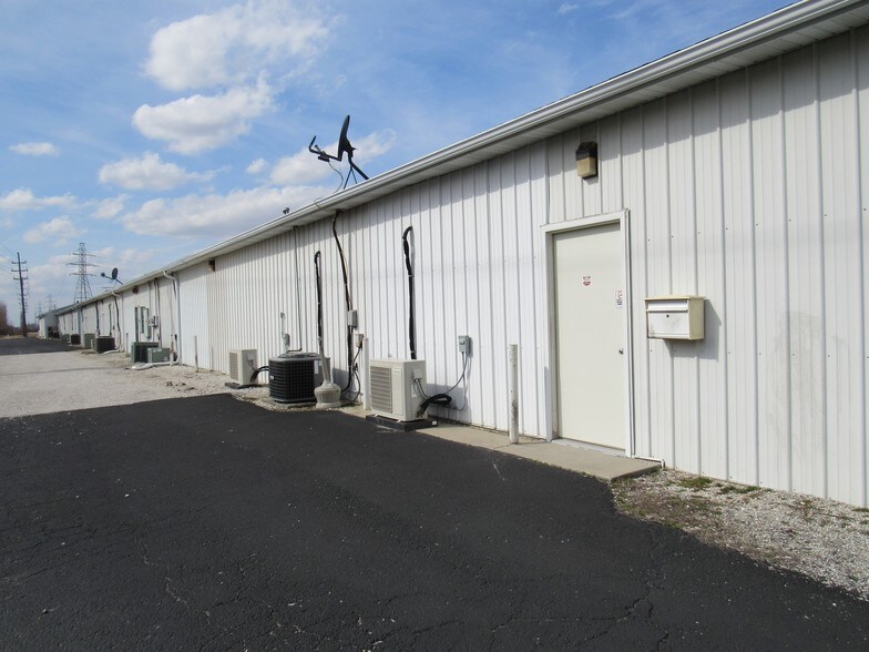 More Photos Of 2509 W 2nd St, Marion Office For Lease