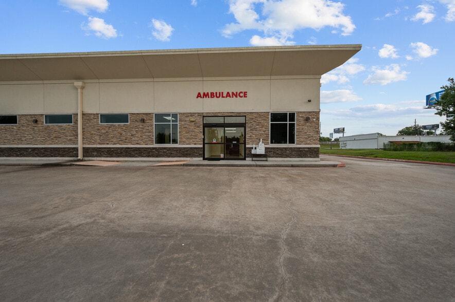 More Photos Of 1207 N Houston Ave, Humble Healthcare For Sale