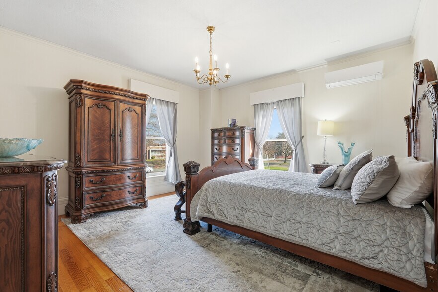 More Photos Of 270 Maple St, Springfield Hospitality For Sale