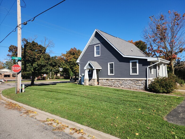 More Photos Of 536 W State St, Hastings Office Residential For Lease