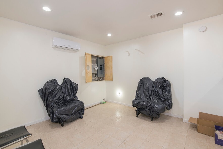 More Photos Of 4233-37 Park, Philadelphia Light Distribution For Sale