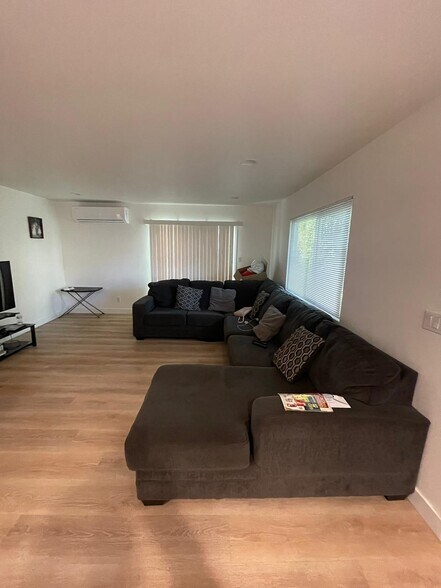 More Photos Of 308 S Laurel St, Santa Ana Apartments For Sale