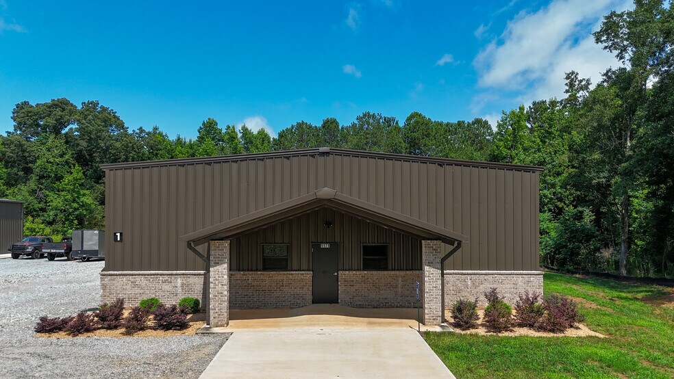 More Photos Of 1181 Fairground Rd, Madison Service For Lease