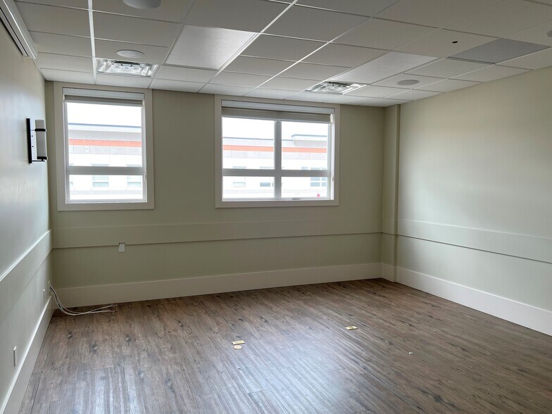 More Photos Of 13135-13161 156th St NW, Edmonton Industrial For Sale