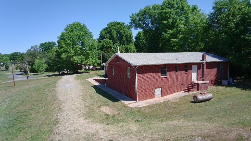 More Photos Of 1205 Masonic Dr, Shelby Religious Facility For Sale