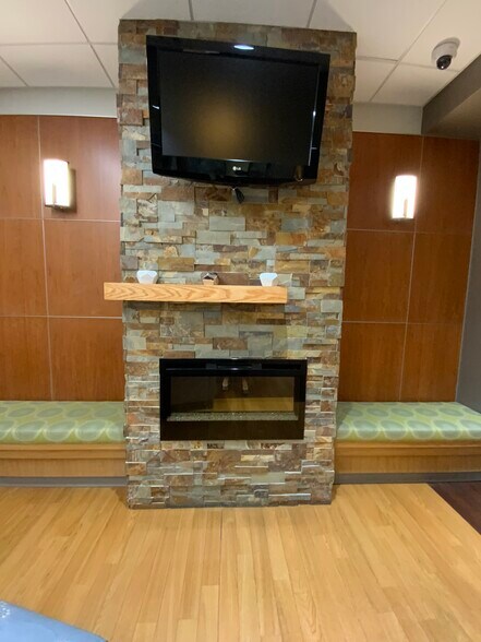 More Photos Of 4126 N Holland Sylvania Rd, Toledo Medical For Lease