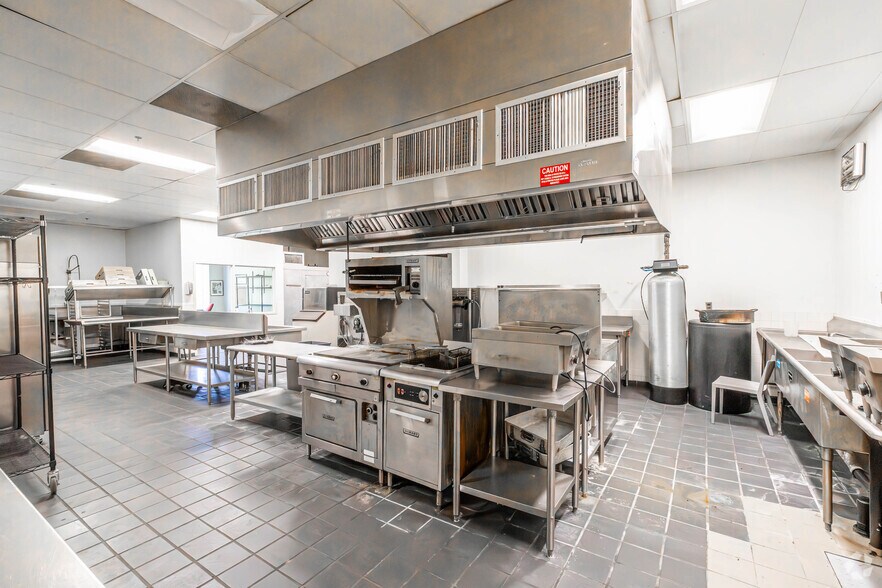 More Photos Of 200 Franklin Square Dr, Somerset Office For Lease