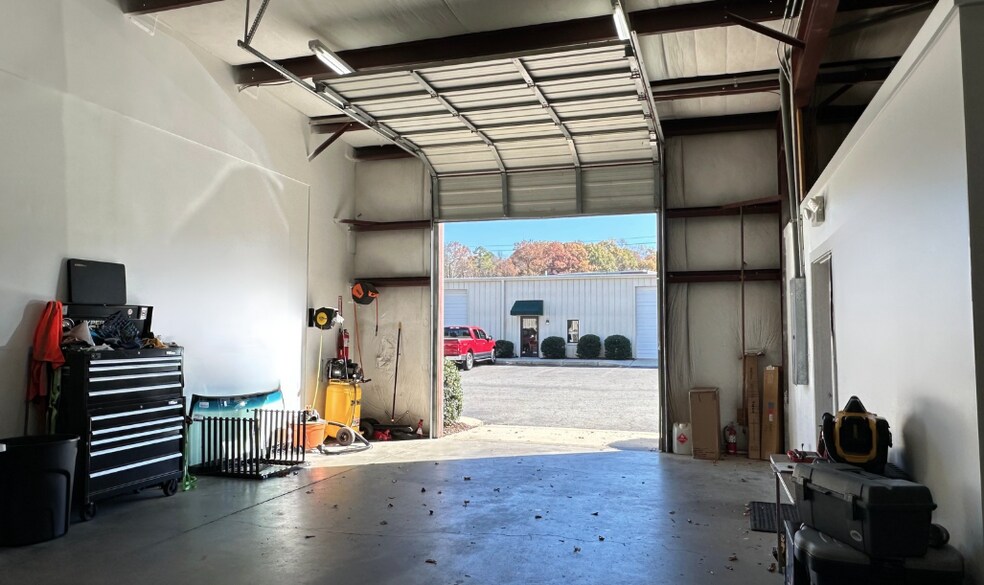 More Photos Of 620 A-620 D Valley Forge Rd, Hillsborough Flex For Lease