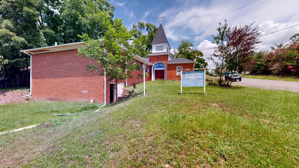 More Photos Of 1107 Spring St, Hot Springs Flex For Lease