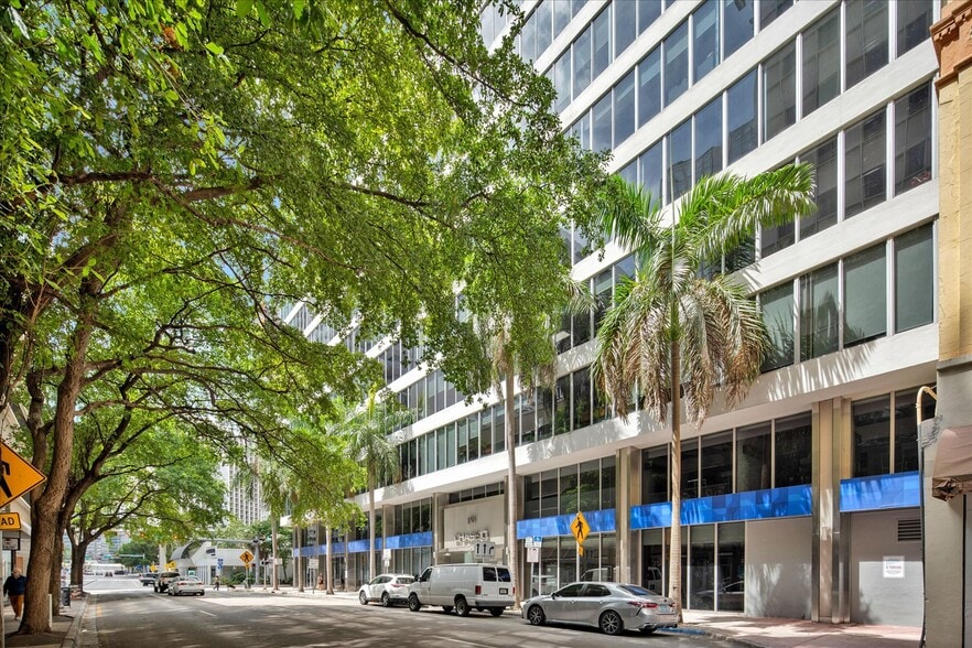 More Photos Of 150 SE 2nd Ave, Miami Office For Sale