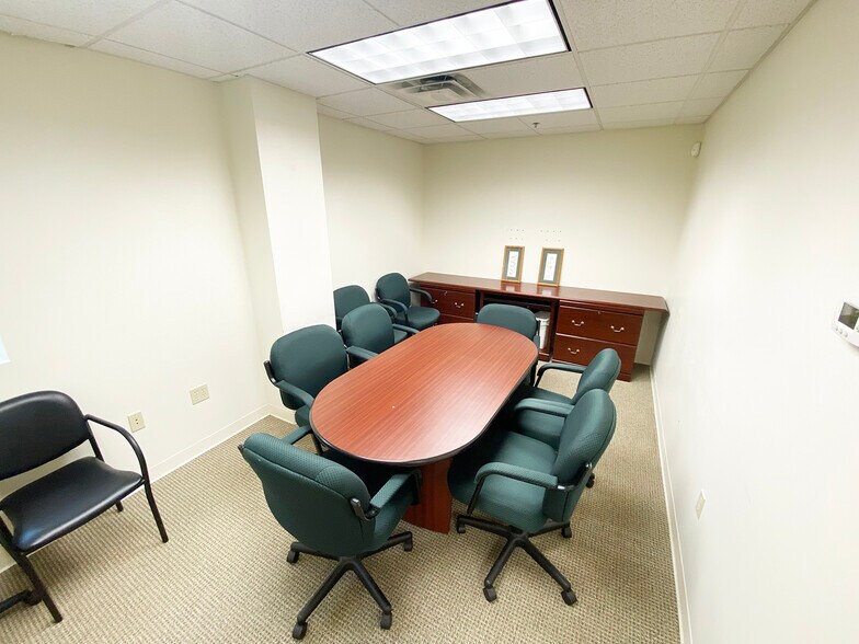 More Photos Of 21 Northwestern Dr, Salem Warehouse For Lease