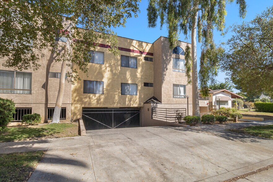 More Photos Of 1818-1826 Vassar St, Glendale Apartments For Sale