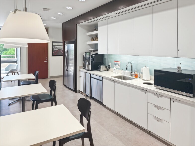 More Photos Of 7702 E Doubletree Ranch Rd, Scottsdale Coworking Space