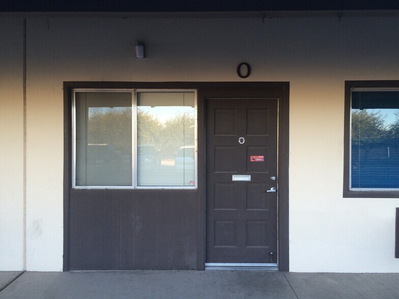 More Photos Of 934 W Grant Rd, Tucson Flex For Sale